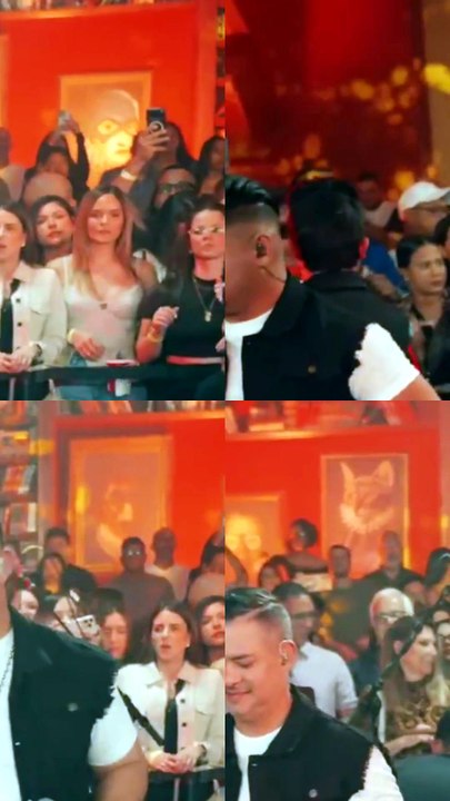 ¡Vibrante concierto! Cantante, banda y público enloquecen