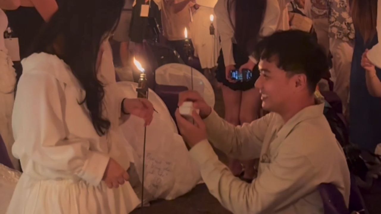 Man celebrates 6 years of love with heartfelt surprise proposal during Yi Peng Lantern Festival