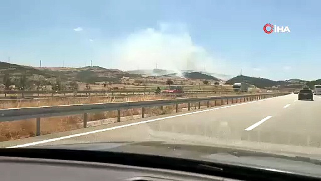 Balıkesir'de Otoban Kenarında Yangın