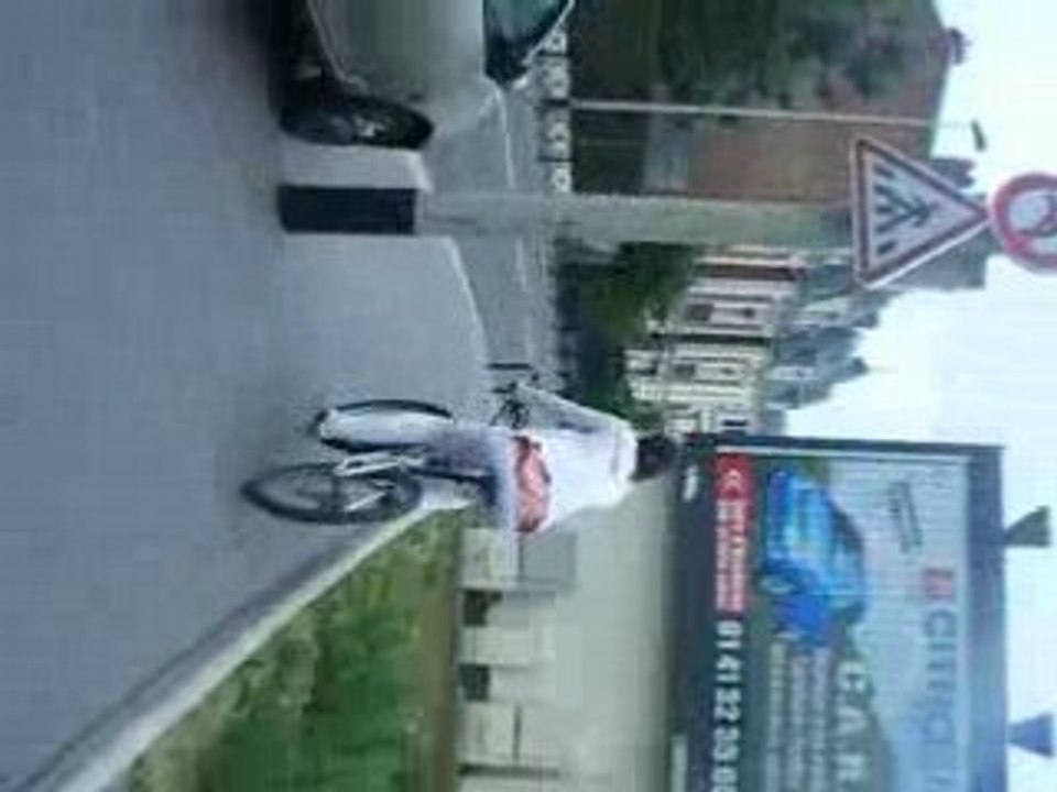 margot ki fai du velo une grande premiere