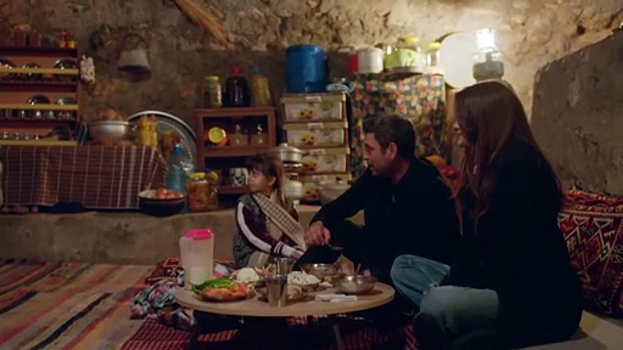 Uzak Sehir - Ep 53 Engsub