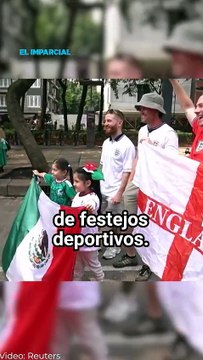 Aficionados de México e Inglaterra se concentran en Paseo de la Reforma previo al Mundial