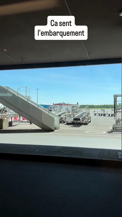 Ca sent l'embarquement #luxair.mp4