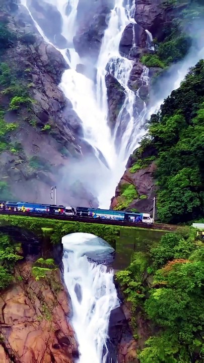 Exploring the Beauty of Kerala 🌿🏞️ Kerala_ A Slice of Heave