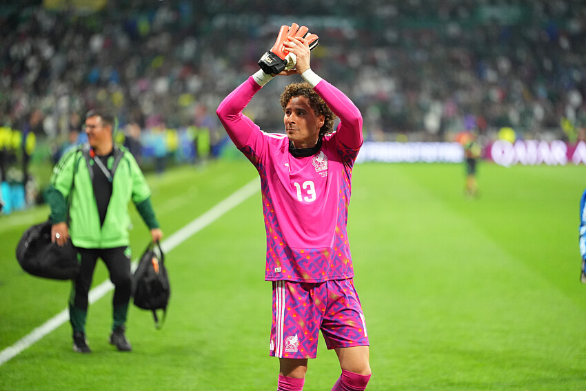 Coupe du Monde 2026 : Ochoa inconsolable... Les images de la tristesse mexicaine après l'élimination contre l'Angleterre