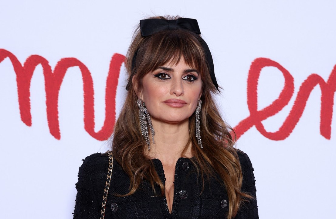 Penelope Cruz shot Zoolander one day after her father died