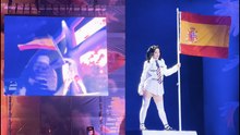 Katy Perry se viene arriba en Madrid y planta la bandera de España como si hubiera conquistado la Luna
