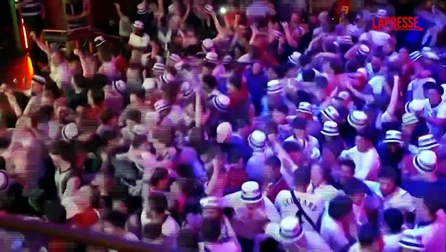 Mondiali 2026: esplode la festa dei tifosi inglesi a Londra