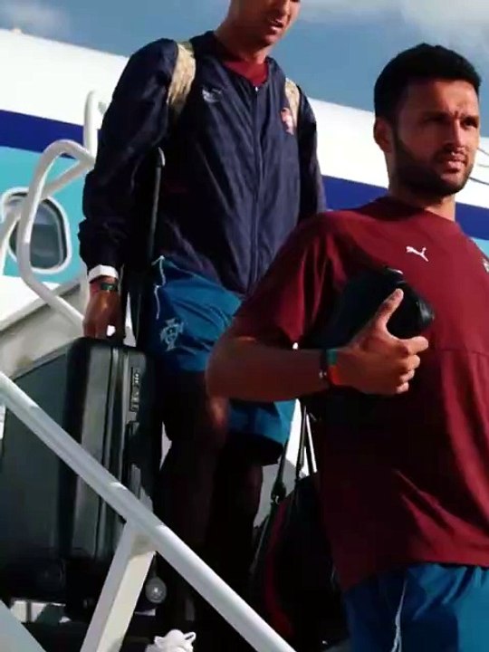 Tous les regards sont tournés vers le Portugal : Cristiano Ronaldo et ses coéquipiers arrivent à Dallas avant le quart de finale contre l’Espagne