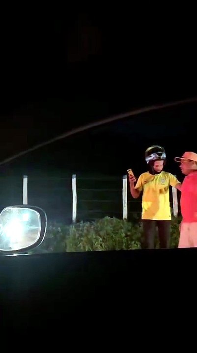 Homem com sinais de embriaguez é preso após causar acidente com quatro veículos