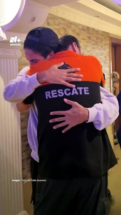 Jovem resgatado após 106 horas do terremoto reencontra socorristas e agradece