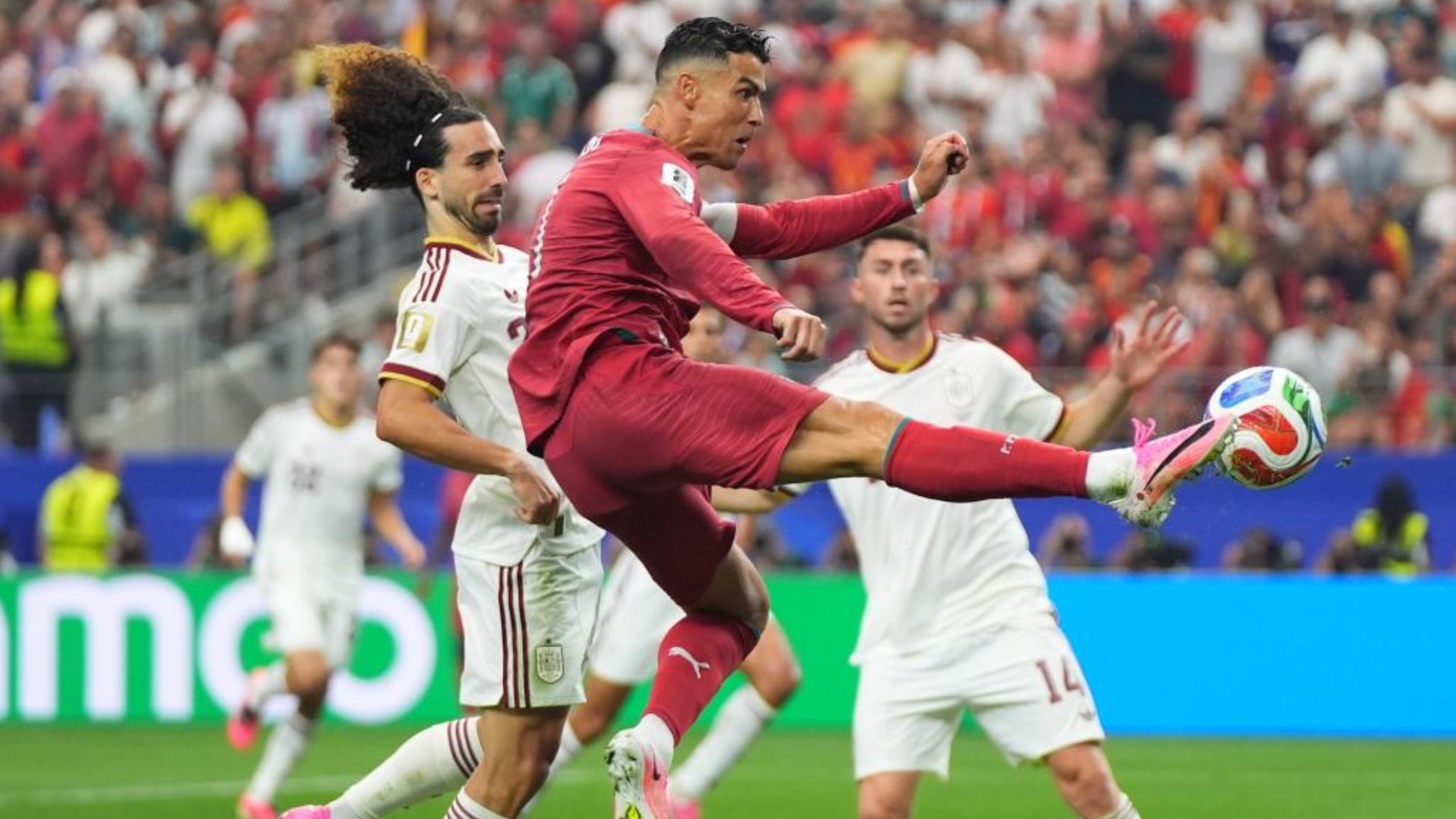 Cucurella sobre Cristiano Ronaldo: "Es una leyenda del fútbol que ha inspirado a mucha gente"