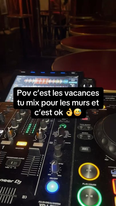 Ça fait partie du taff après 🤣#dj#personne#vacance#mix#fyp