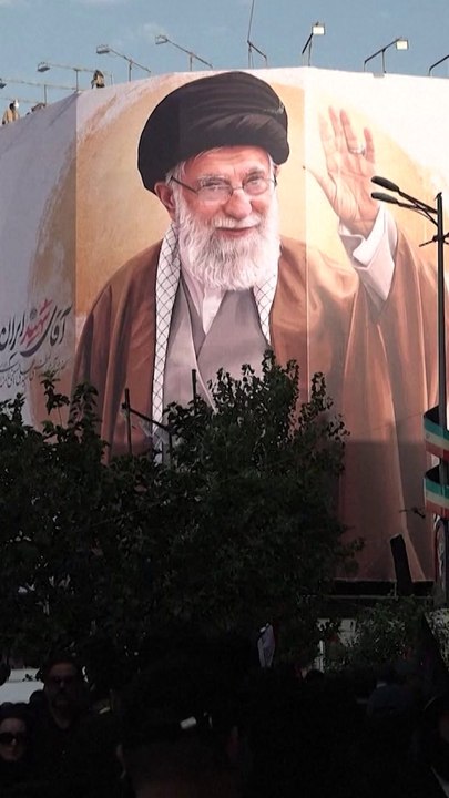 Crowds chant for vengeance at Khamenei funeral procession