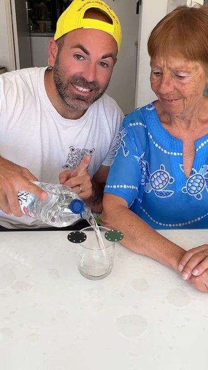 BOIS LE VERRE D’EAU SANS TOUCHER LE VERRE 🤯