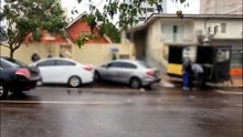 Motorista passa mal e causa acidente em cruzamento no Centro