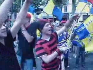 champs elysées avec les supporters du Stade toulousain