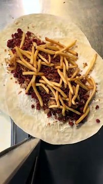 How To Make a MEGA French Tacos Meat with Gruyère cheese sauce & fries #BR3 #Tacos #Foodie #Foodlover #Food