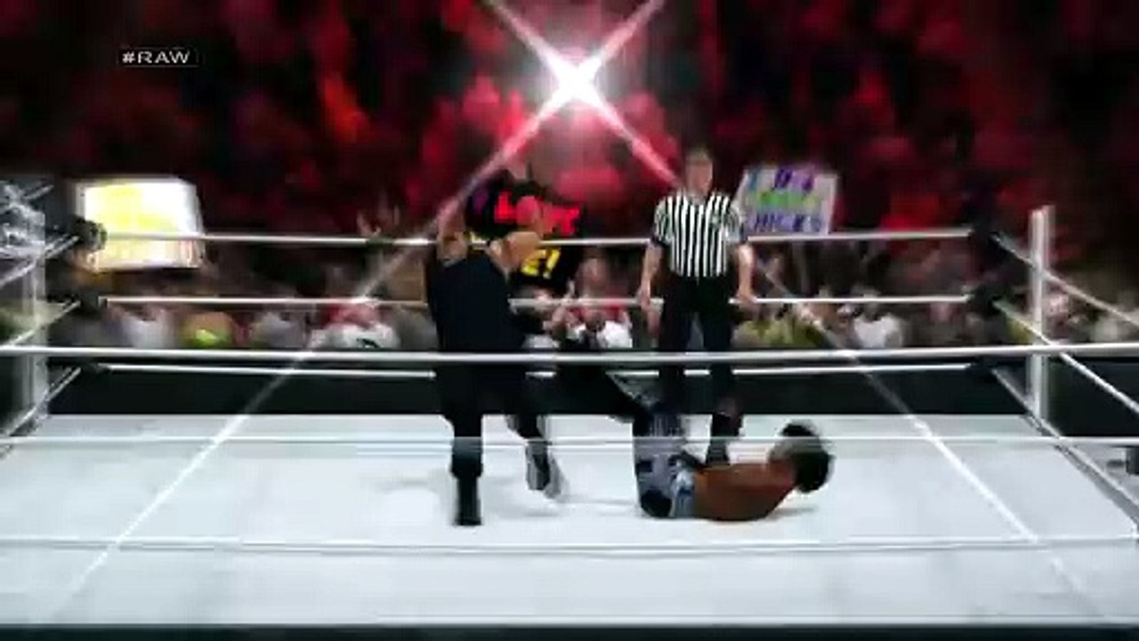 Xavier Woods Versus Roman Reigns (WWE 2K15)