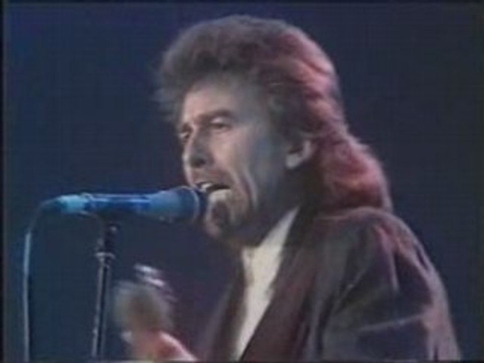 While my guitar gently weeps