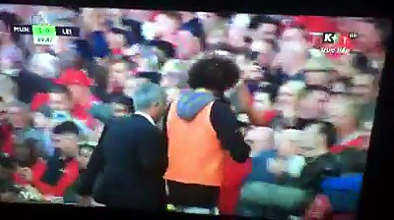 Xem Lại Bàn Thắng mở tỉ số của Marcus Rashford trong Trận Đấu gặp Leicester City