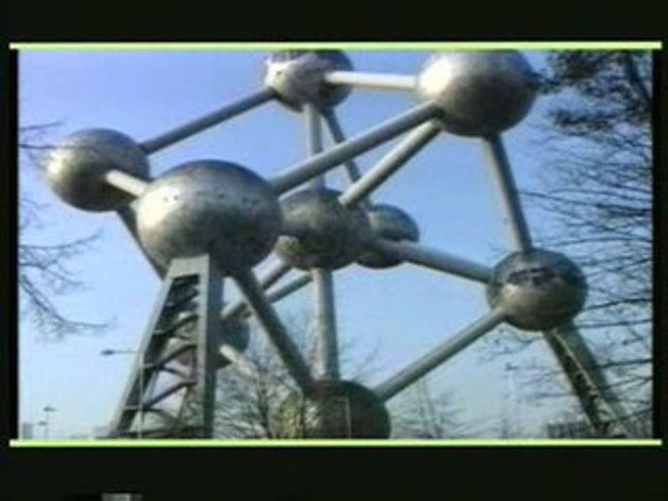 L' ATOMIUM IN BRUSSELS
