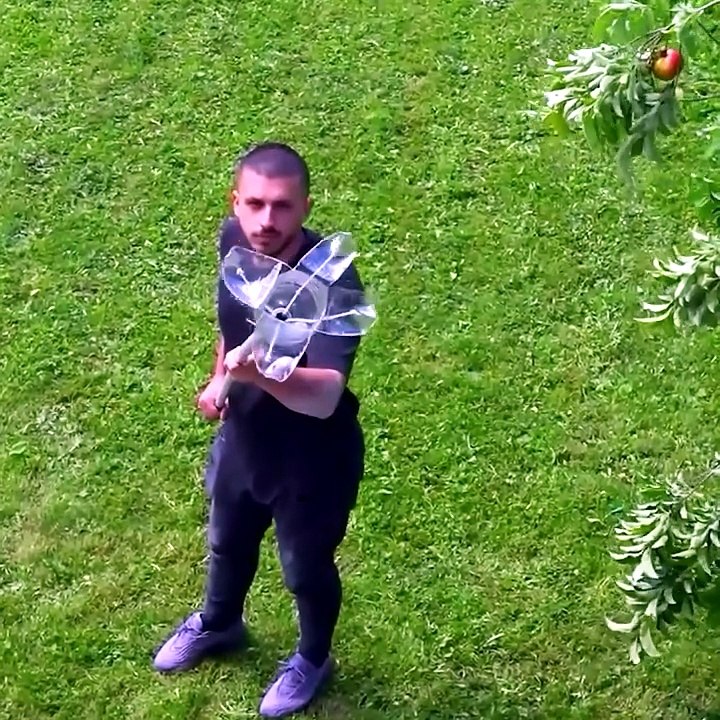 DIY fruit-picking tool from plastic bottle 🍎🌳