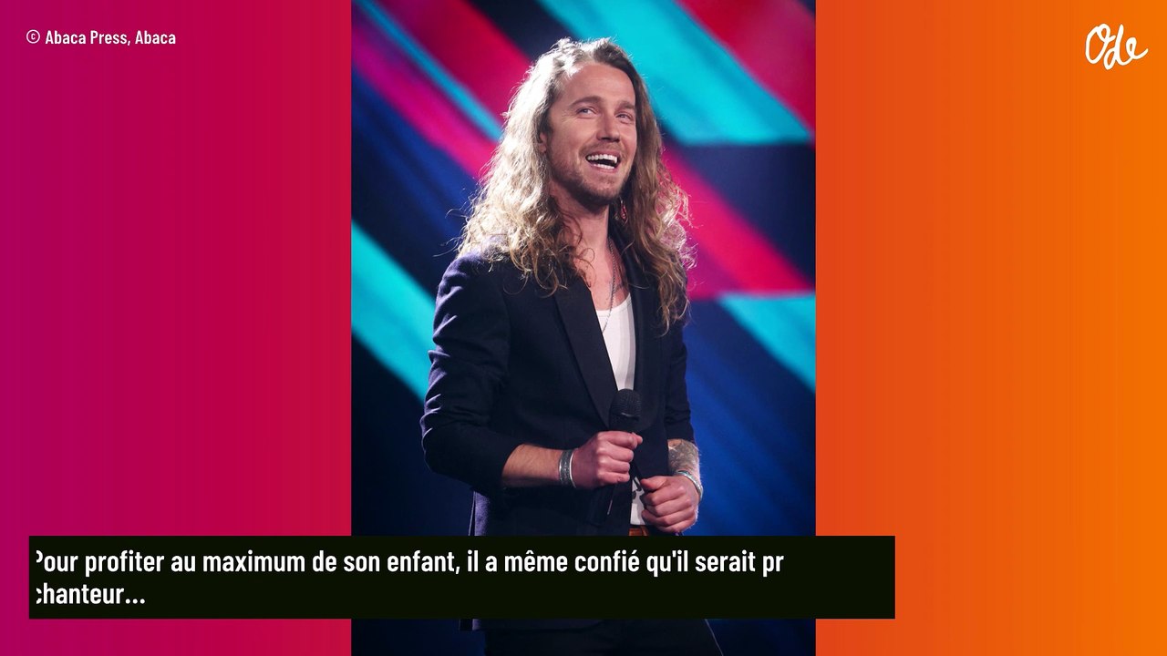 Julien Doré, papa comblé : lui qui ne pensait pas avoir d'enfant, "c'était pas un objectif", voit aujourd'hui son fils bouleverser sa vie