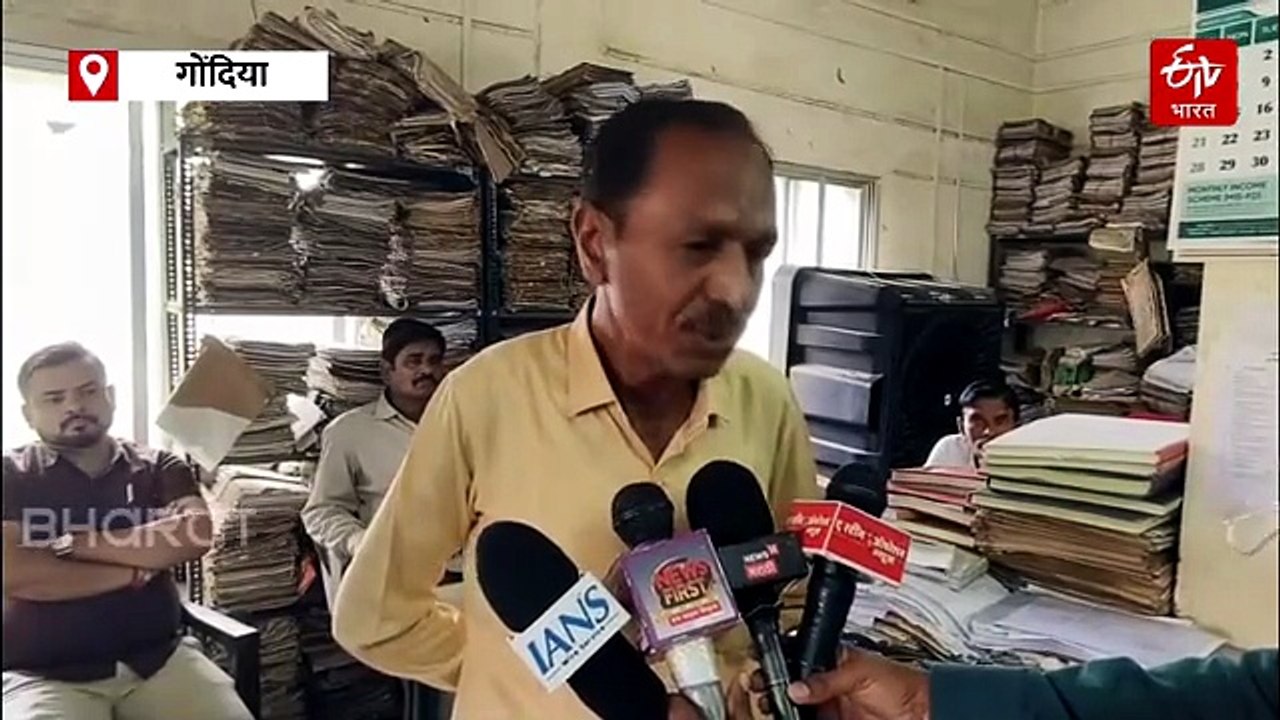 जीव मुठीत धरुन काम...! गोंदिया नगरपरिषदेच्या टॅक्स विभागाचा स्लॅब कोसळला, मोठी दुर्घटना टळली