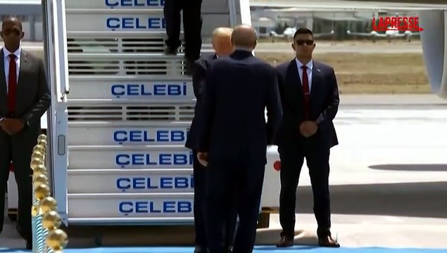 https://s2.dmcdn.net/v/cIKYU1gJFnWAfnfOz/x360