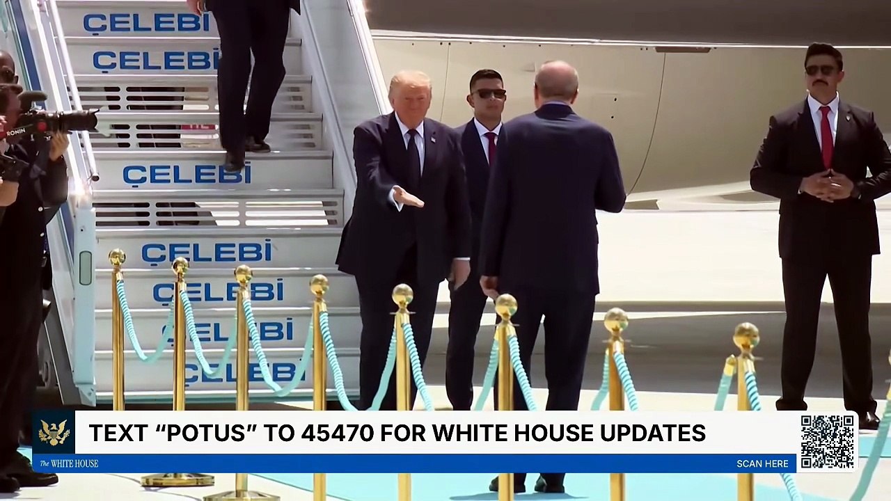 Donald Trump llega a Ankara para participar en la cumbre de líderes de la OTAN