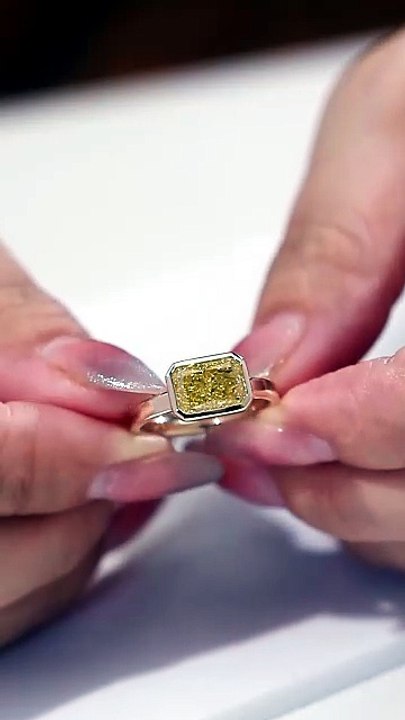 "Rate this ring from 1–10! 👇"