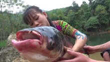 Primitive Life - Fishing With Giant Fishing Rod Catch Giant Big Fish - Find Catch Fish For Survival Ẩn bớt