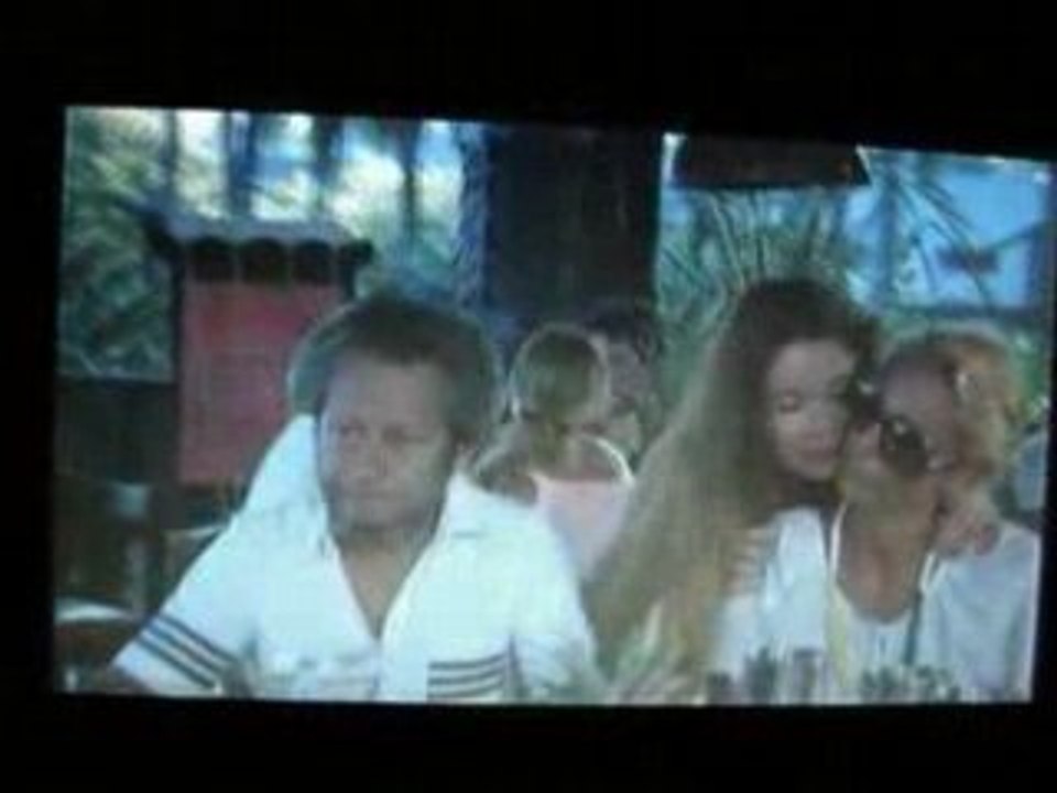 extrait "les bronzés"