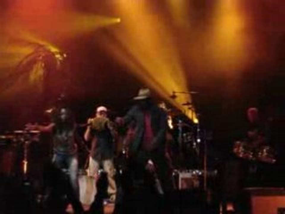 Christophe Mae Tempo Music Festival danse de l'équipe