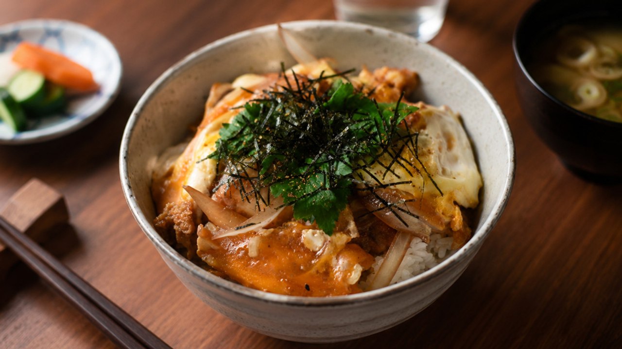 Homemade Oyakodon With Chicken And Egg 🍚