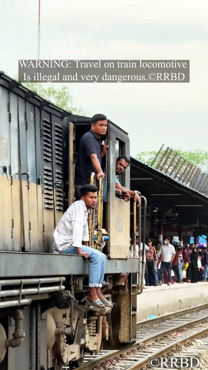 Avoid risky train travel. 🚫🚆