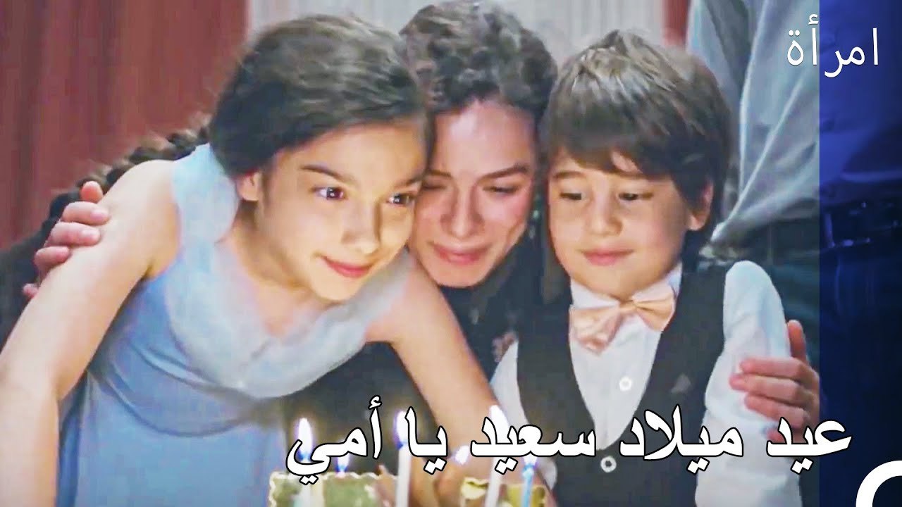 احتفال عيد الميلاد المفاجئ  - امرأة