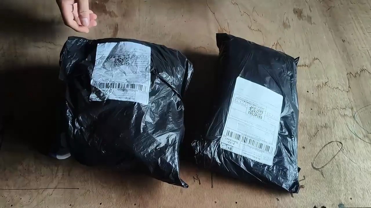 Pag-Unbox Og Parcels Ni Mike: Kulambo Ug Pet Hanging Stainless Bowls Alang Sa Ebidensya