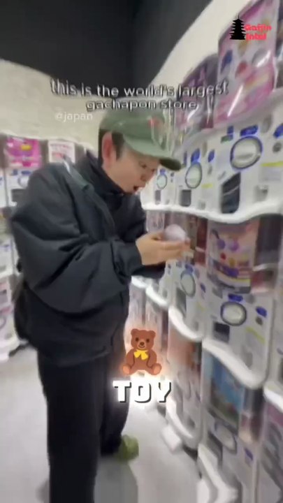 The Hidden Business Behind Japan's Gacha Machines 🇯🇵
