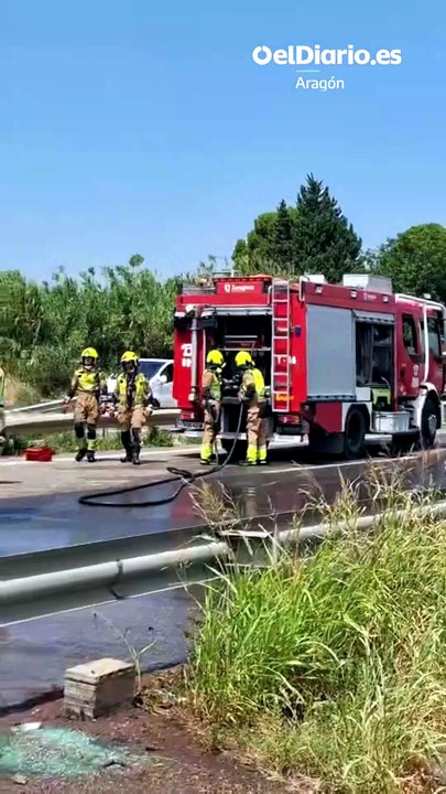 Un tractor invade la mediana de la A-68 entre Zaragoza y Logroño tras salirse de la vía y provoca un gran atasco