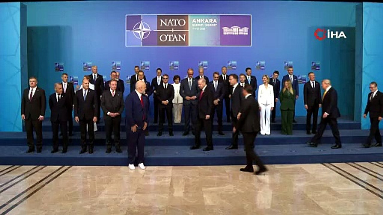 NATO Zirvesi'nde beyaz ayakkabı detayı dikkat çekti