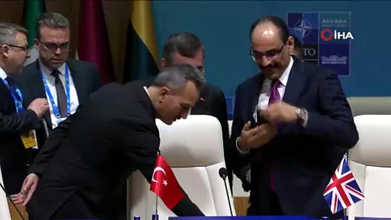 NATO Zirvesi'nde Erdoğan'ın Masasındaki Kalem Dikkat Çekti!