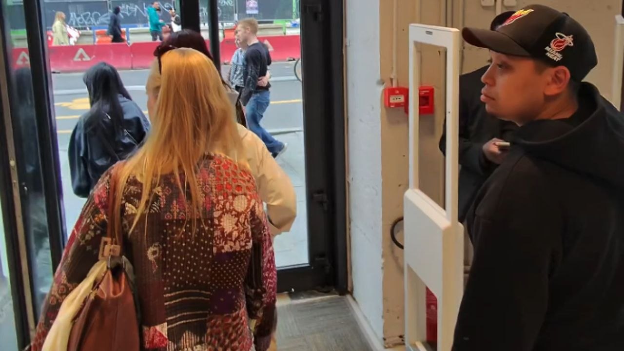 Shocking Prank Leaves Shopper Stuck as Alarm Blasts