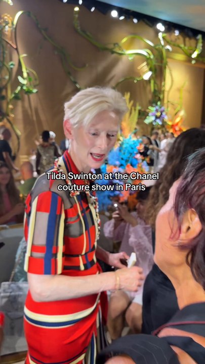 Effortless Elegance: Tilda Swinton at the Chanel Haute Couture Show