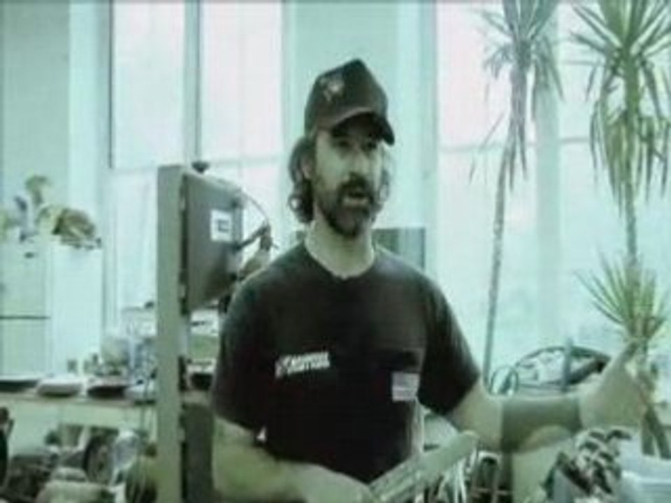 Dave Dutch of Simple Machine Guitars for Hobnox.com