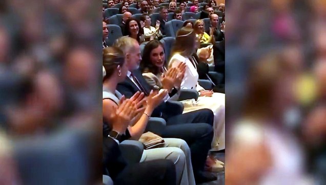 El cariñoso gesto de la REINA LETIZIA con la Infanta Sofía tras su primer discurso