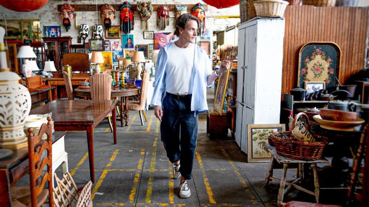 What a Pro Designer Buys at LA’s Largest Antiques Market