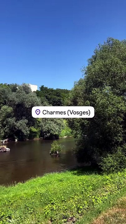 Charmes (Vosges). Le fleuve ici c'est la Mosell...