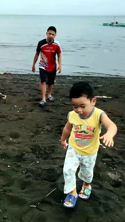 Laag laag si Isaiah uban iyang papa RG